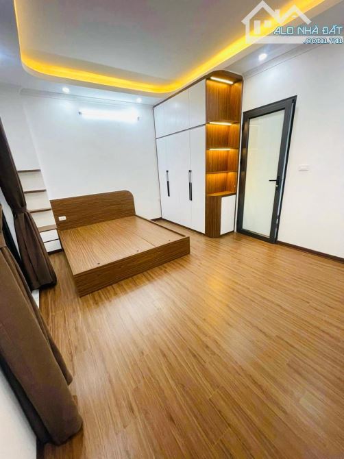 VỊ TRÍ ĐỈNH CAO - 1 NHÀ RA PHỐ - 2 THOÁNG TRƯỚC SAU - TRƯỚC NHÀ RỘNG THOÁNG - GẦN Đ - 5