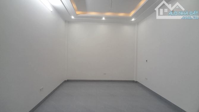 💥Bán nhà 5 tầng , thang máy tại Tôn Đức thắng  👉Vị trí ngay Cầu an dương 1  Đường ô tô t - 5
