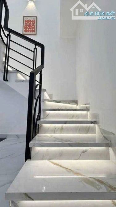 BÁN NHÀ 1 TRỆT 1 LẦU  SỔ RIÊNG THỔ CƯ CHƯA ĐẾN 2 TỶ - 5