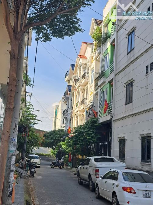 NHÀ ĐẸP Ở NGAY 5 TẦNG HẺM NHỰA 7m KHU PHÂN LÔ SÁT MẶT TIỀN QL13 4,7X13 CHỈ 8,6 TỶ - 5