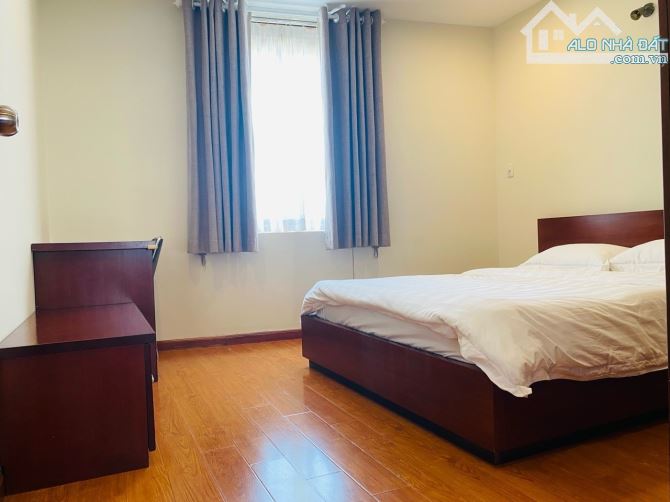 Bán Tòa Nhà Căn Hộ Dịch Vụ – Nguyễn Văn Trỗi, Quận Phú Nhuận  Kết cấu: 	•	1 hầm, lửng, 7 t - 5