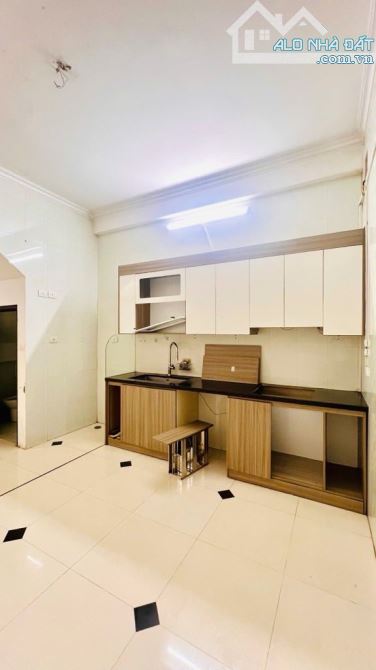 KHU ĐÔ THỊ VĂN QUÁN - Ô TÔ ĐỖ CỬA - GIÁP TRƯỜNG VICTORIA - ĐANG CHO THUÊ 30TR/THÁNG - 5
