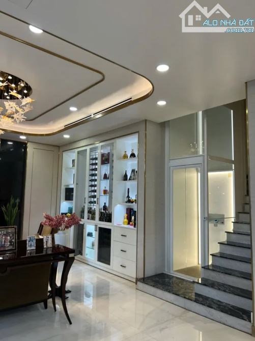 Bán biệt thự Vinhomes Central Park - Căn góc 275m2 gồm 3 tầng - 5