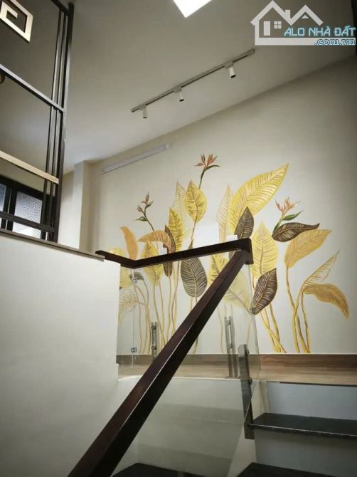 BÁN NHÀ PHỐ NGUYỄN VĂN CỪ – LONG BIÊN, Ô tô- phân Lô, 48m² × 5 tầng | Mặt tiền: 4.5m - 5