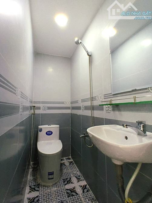 Duy Nhất 1 Căn Hẻm Xe Hơi Đẹp Nhất Nguyễn Trãi Q.5 - 31m² x 3 Tầng Công Nhận Đủ - 6 Tỷ Tí - 5