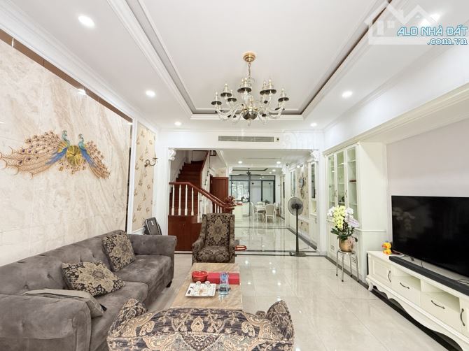 Bán biệt thự Tân Bình - 102m2 - 4 tầng - mới đẹp - khu biệt lập dân trí cao - 5