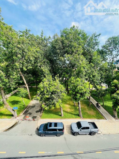Bán Tòa Khách Sạn Khu Tên Lửa - Quận Bình Tân. - Diện tích: 20 x 20m - 5