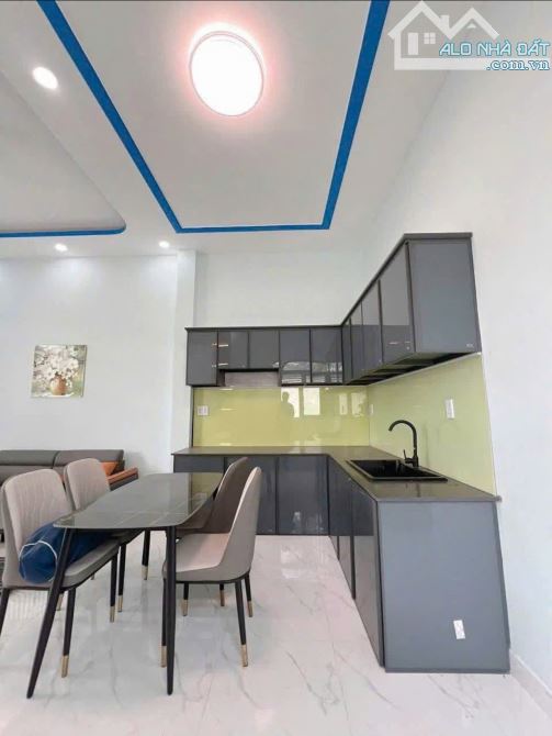 Vợ chồng em chuyển về Phan Thiết định cư luôn nên cần bán gấp căn nhà cấp 4 - 5