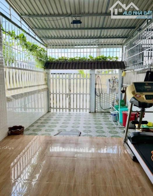 Cô Hằng gửi bán căn nhà ở  Huỳnh Thị Mài ,Tân Hiệp, Hóc Môn. DT 80m2, giá 950 triệu, SHR - 5