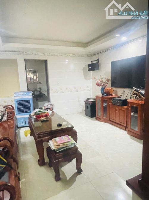 Bán nhà HXH 6M ngay Võ Thành Trang - 4 tầng - DT 4 x 17 - khu Bảy Hiền - giá 9.9 tỷ TL - 5