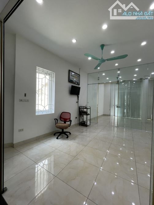Bán nhà ngõ 10 Trần Duy Hưng, xây 6 tầng, Gara ô tô trong nhà, giá 18.8 tỷ - 5