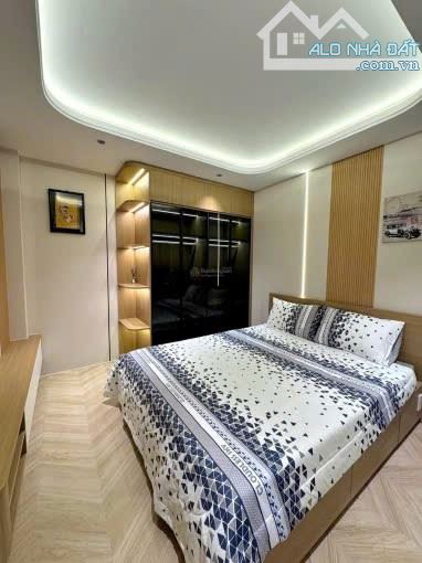 CHỐT CĂN NHÀ NẰM NGAY TRÊN ĐƯỜNG LÊ VĂN LƯƠNG, QUẬN 7 - GIÁ: 5,62TỶ/ 5,6M X 13M. GẦN ĐH TÔ - 5