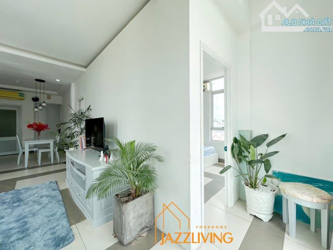 SIÊU PHẨM CĂN HỘ 2PN FULL NỘI THẤT CỰC RỘNG 70M2 CỬA SỔ LỚN NGAY QUẬN 1 - 5