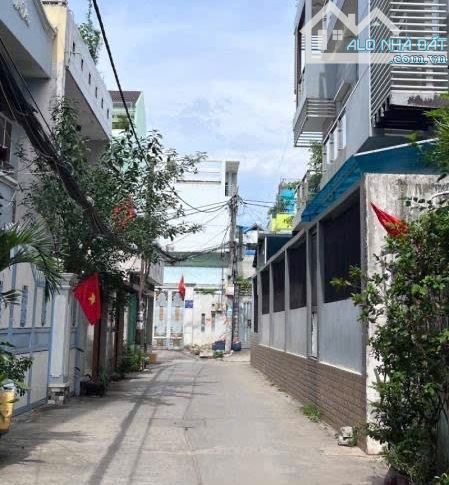 Bán nhà 2 tầng 44m² (4.3x10), Hẻm xe hơi Tân Hòa Đông, gần Chiến Lược, chỉ hơn 3 tỷ - 5