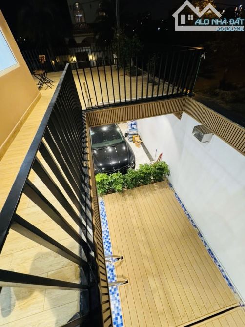 Bán biệt thự cao cấp đường Trần Sâm diện tích 180m2; ngang mặt tiền 10m ; giá 20 tỷ - 5