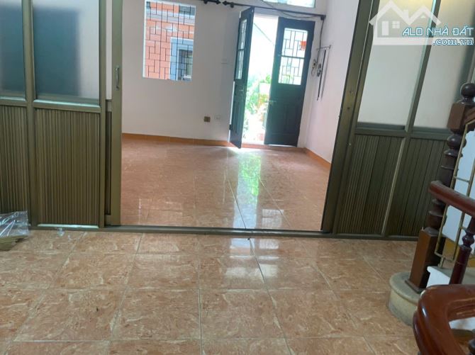 BA ĐÌNH -  NHÀ 33M2 X 3 TẦNG - CHẮC CHẮN - NGÕ RỘNG, ĐẸP - GẦN PHỐ - TRƯỚC NHÀ ĐỂ 6-7 XE - 5
