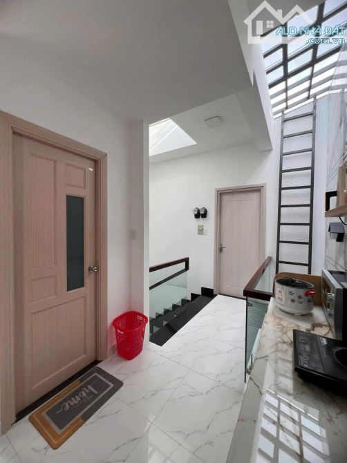 MẶT TIỀN PHÚ NHUẬN - 4 TẦNG ĐẸP 70M² (4×17) - GIÁ RẺ 14.2 TỶ - CHO THUÊ 30TR/THÁNG - 5