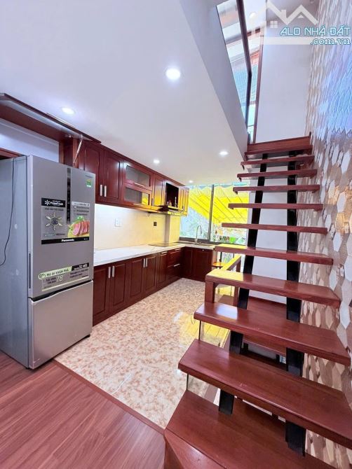 CỰC HIẾM ! NHÀ KHÁ ĐẸP, MẶT TIỀN đg HUỲNH NGỌC HUỆ, THANH KHÊ: 3 TẦNG 1 lửng 1 tum - 5