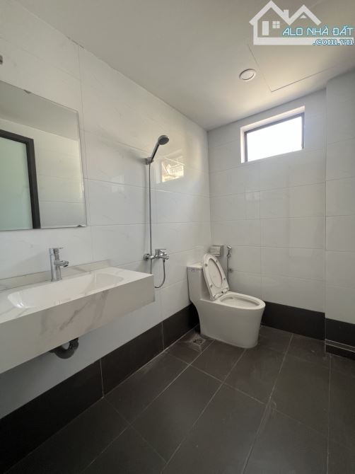 Mặt Phố Yên Vĩnh, KD,Ô tô, Lô góc ,Thang Máy,DT36m2 x6 tầng, MT4m,Giá nhỉn 8,x tỷ Hoài Đức - 5