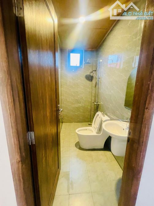 Nhà 2 tầng tân cổ điển kiệt ô tô tải Lại Thế - 5