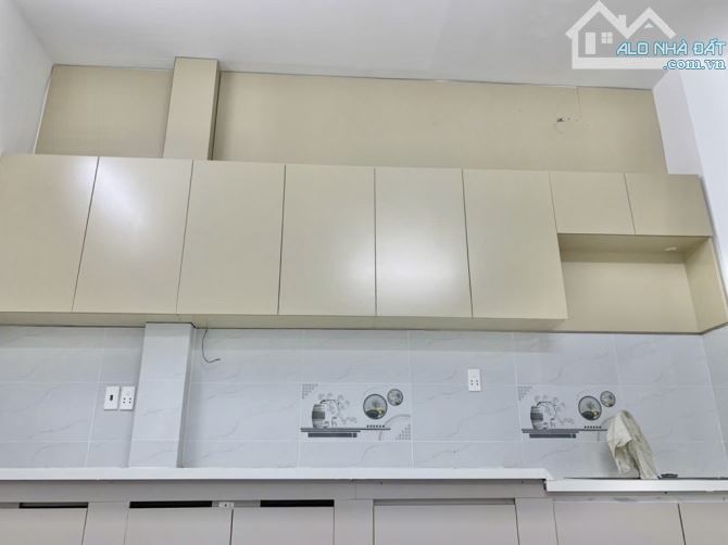TL.CC- 52m2- Hẻm Xe Hơi VinCom Bình Thạnh- 3,8 x 14 - 3 Tầng- 4 PN-Sát Mặt Tiền-Chỉ Hơn 8T - 5