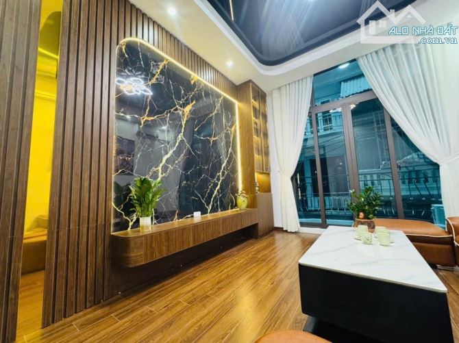 Siêu hiếm ô tô vào nhà - lô góc - kinh doanh được - nhà mới xây - 5