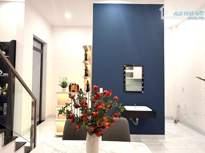 NHÀ MỚI THIẾT KẾ HIỆN ĐẠI - MT HẺM 3 XE HƠI NÉ NHAU 133 Nơ Trang Gưh - 5