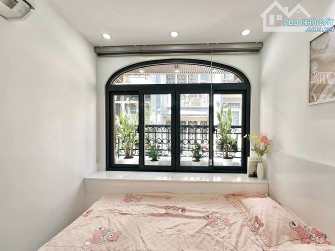 BÁN NHÀ MẶT TIỀN ĐƯỜNG NGUYỄN TRƯỜNG TỘ - 3 TẦNG FULL NT - PHÚ NHUẬN  - SD 45M2 - HƠN 3 TỶ - 5