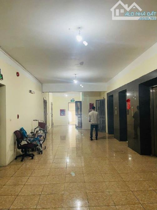 122 m2 / 7.3 tỷ Căn hộ Cc tầng 8/ Mỹ Đình 2 - 5
