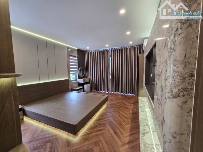 BÁN NHÀ SIÊU PHẨM LÔ GÓC 7 TẦNG – CỔ LINH THẠCH BÀN – THANG MÁY – GARA 7 CHỖ - 5