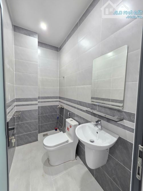 Bán nhà 1 trệt 2 lầu, đúc 3 tấm, KDC, p.Thuận Giao, Tp.Thuận An chỉ 4,6 tỷ TL M7798 - 5