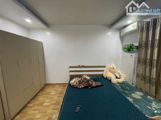 🏠 Nhà Gốc Dân Chợ Hàng – Ngõ Thông, Ô Tô Đỗ Cửa  💎 Diện tích: 45m² – Mặt tiền 4.2m - 6