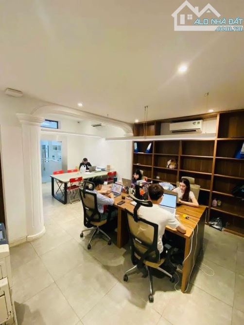 Bán Nhà 4 Tầng Kinh Doanh Phố Đặng Văn Ngữ Đống Đa Ô Tô Tránh DT 106M MT 6.7M Giá 35Tỷ - 6