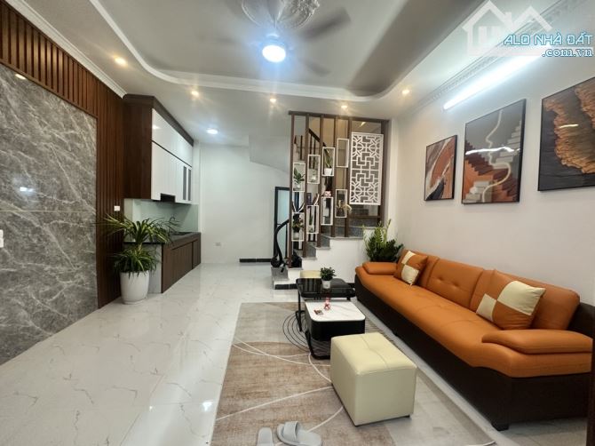 BÁN NHÀ LÔ GÓC NGỌC TRÌ, THẠCH BÀN – 32M², 5 TẦNG, GẦN AEON MALL, GIÁ 6.3 TỶ - 6