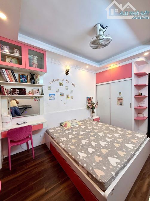 Hiếm Bán - Gần Ô Tô - Sân Rộng - Minh Khai - HBTrung - Dt: 30m2/5tầng/3,2mMT*nhỉnh 7 tỷ - 6