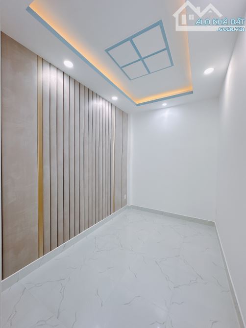 BÁN GẤP NHÀ ĐẸP 3 TẤM 5PN TẠI Q4 KHU DÂN CƯ GIÁ 4TỈ5 CÁCH HẺM XE HƠI 3 CĂN - 6