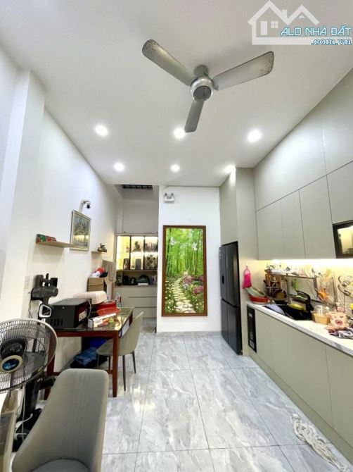 KHU PHAN XÍCH LONG - 50 M2 - 4 TẦNG - NHÀ ĐẸP Ở NGAY CÁCH 20 MÉT LÀ MẶT TIỀN ĐƯỜNG - 6