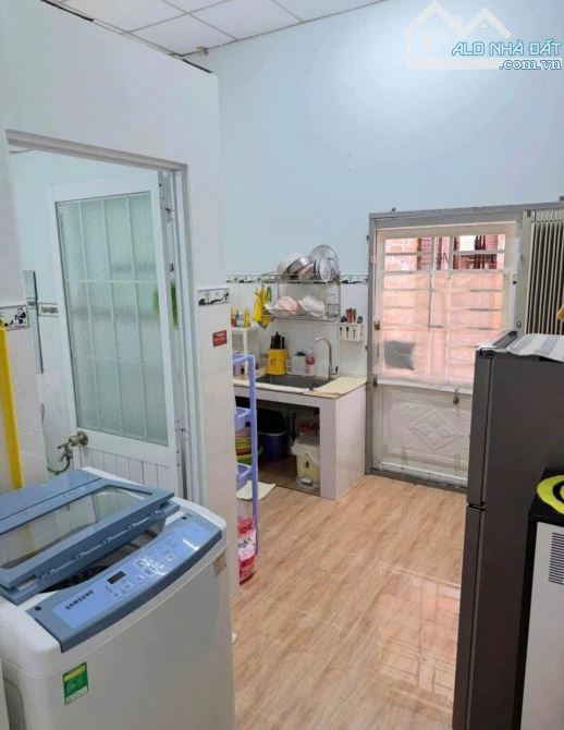Cô Hằng gửi bán căn nhà ở  Huỳnh Thị Mài ,Tân Hiệp, Hóc Môn. DT 80m2, giá 950 triệu, SHR - 6