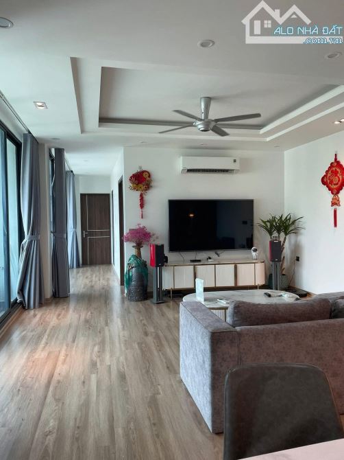 LÔ GÓC KIM CƯƠNG GIỮA TRÁI TIM BA ĐÌNH - 1 MẶT PHỐ, 1 MẶT Ô TÔ TRÁNH, 2 VỈA HÈ, SỔ ĐỎ SẴN - 6