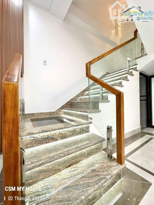 Nhà sau mặt đường Ngô Gia Tự Diện tích 44m² x 4 tầng• gồm 5 phòng ngủ - 6