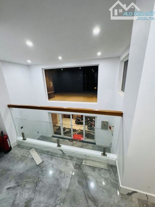 Bán biệt thự cao cấp đường Trần Sâm diện tích 180m2; ngang mặt tiền 10m ; giá 20 tỷ - 6