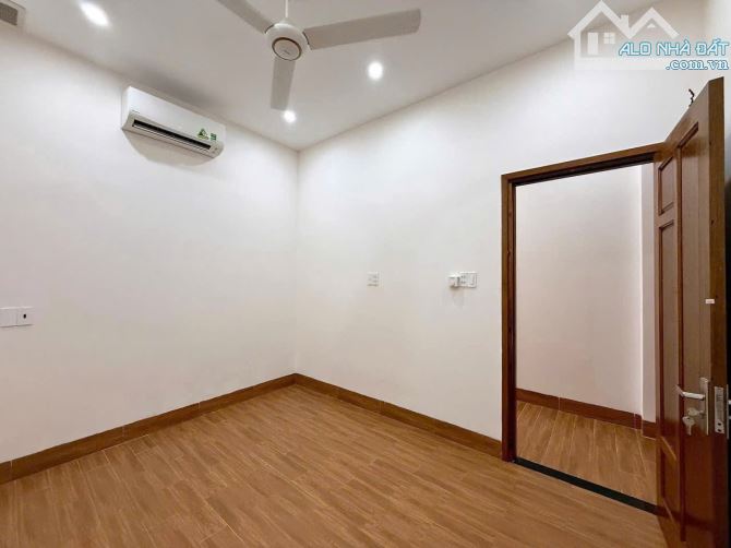 📌📌📌LÀM VIỆC TRỰC TIẾP GIÁ TỐT !!!bán nhà  3 tầng kiệt 3m 402 trưng nữ vương - 6
