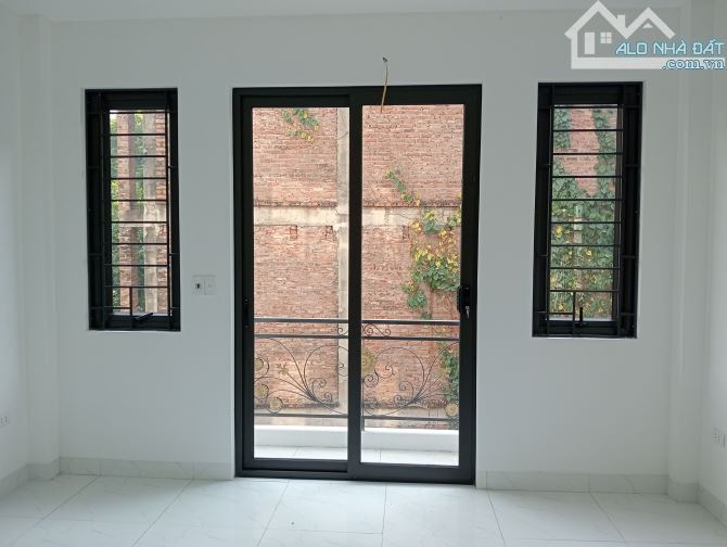 Nhà Cầu Bưu 40m2 5 tầng  ô tô ngủ trong nhà  7,6 tỷ - 7