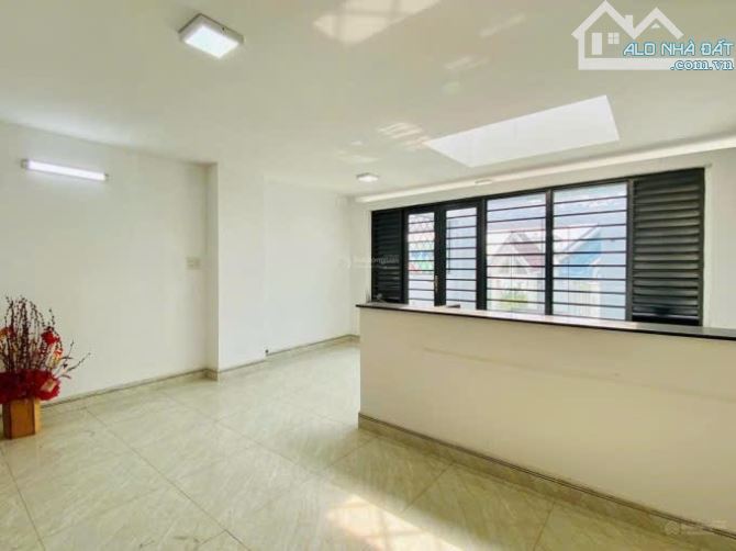 Ngộp cần ra gấp căn nhà nở hậu 5m Tô Hiến Thành, Phường 13, Quận 10- Giá: 5.35tỷ/ 4,4m X 1 - 7