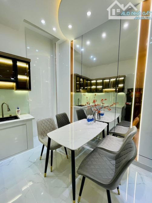 Nhà riêng 64,8m2 / 2 tỷ550 triệu Hồng Hà, Phường 2, Quận Tân Bình. SHR - 7