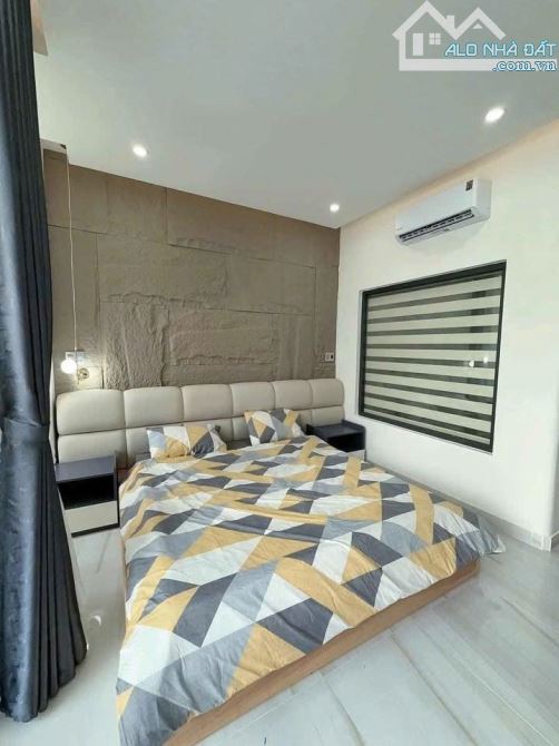 BÁN NHÀ 1 TRỆT 1 LẦU  SỔ RIÊNG THỔ CƯ CHƯA ĐẾN 2 TỶ - 7