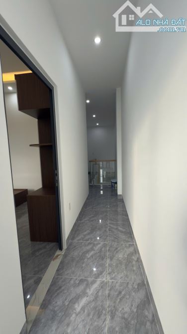 BÁN NHÀ 2 TẦNG DIÊN TOÀN RỘNG 84,1M2 CHỈ 2TỶ450TR GẦN ĐƯỜNG NGUYỄN TRÃI - 7