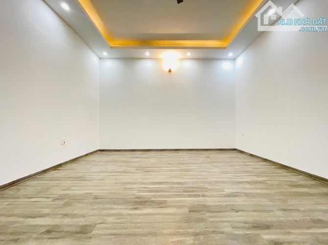 BÁN NHÀ BÁT KHỐI, LONG BIÊN – MẶT TIỀN 6.2M, ĐƯỜNG 8M Ô TÔ TRÁNH, DT 96.5M², GIÁ 15 TỶ - 7