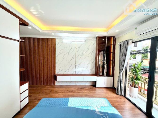 Bán nhà Nam Dư 45m2 5 tầng, thang máy, mới kính koong, ô tô ngủ trong nhà, giá 12 tỷ - 7
