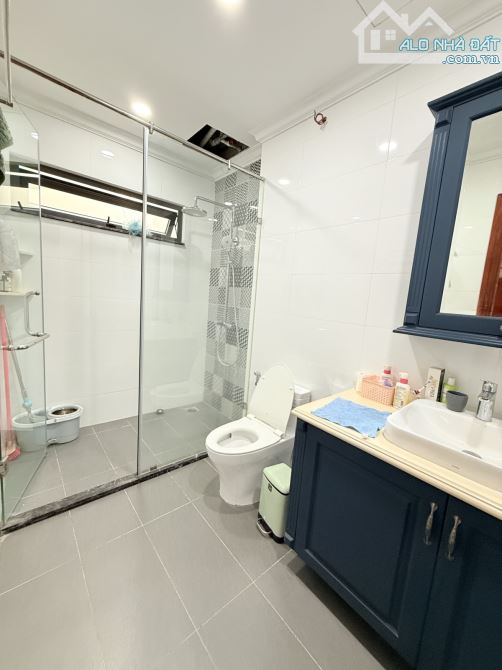 Bán biệt thự Tân Bình - 102m2 - 4 tầng - mới đẹp - khu biệt lập dân trí cao - 7